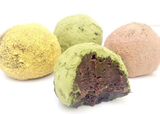 Trufas de chocolate cubiertas con Matcha -María Teresa Ross-